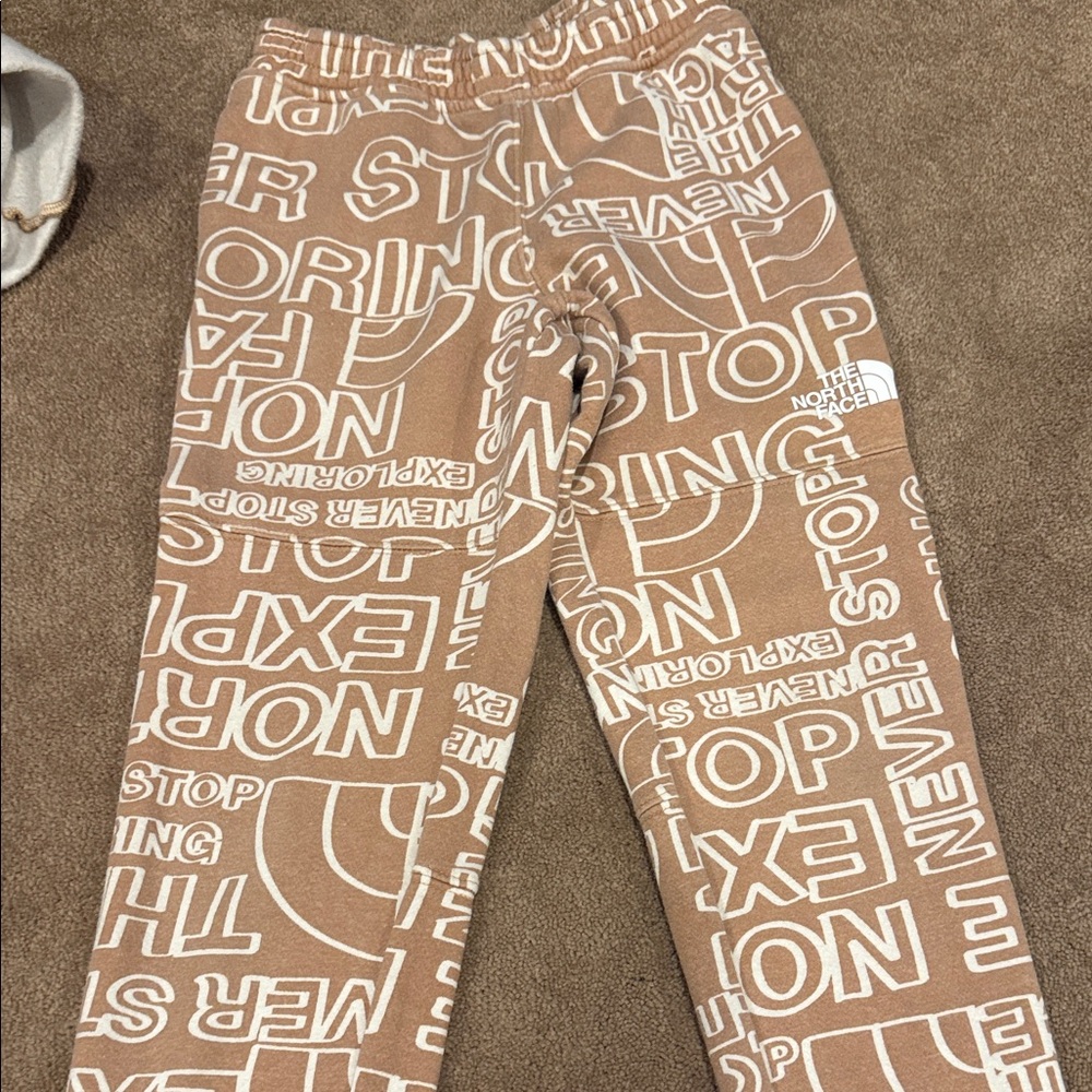 The North Face Kids Set in Tan with White Lettering - Picture 7 of 9